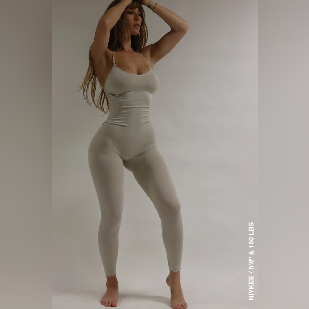 Naturyl BTS Better Than Skin Seamless Full Length Bodysuit in White,One Size NWT